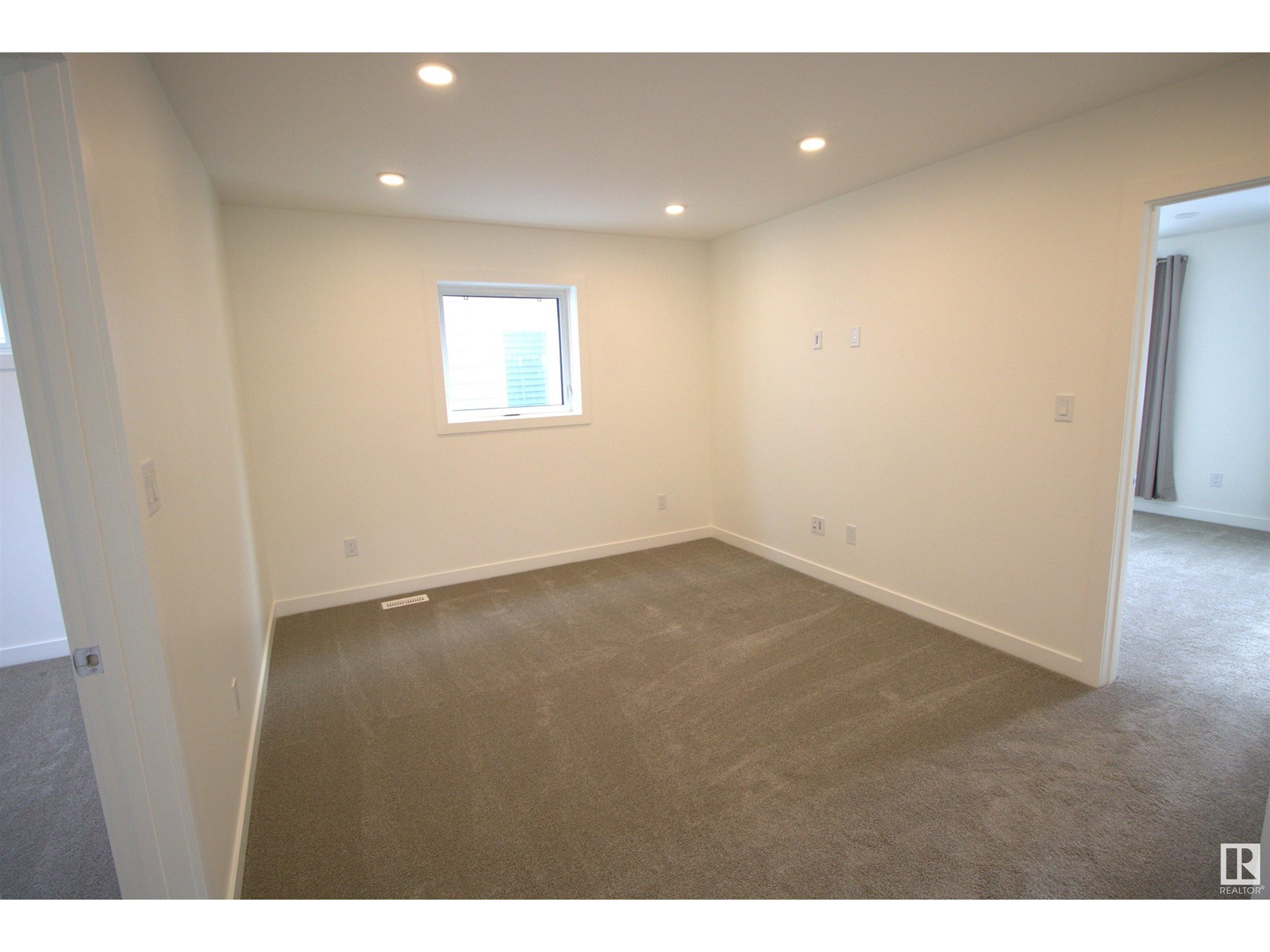Property at 12811 113 AV NW image 1