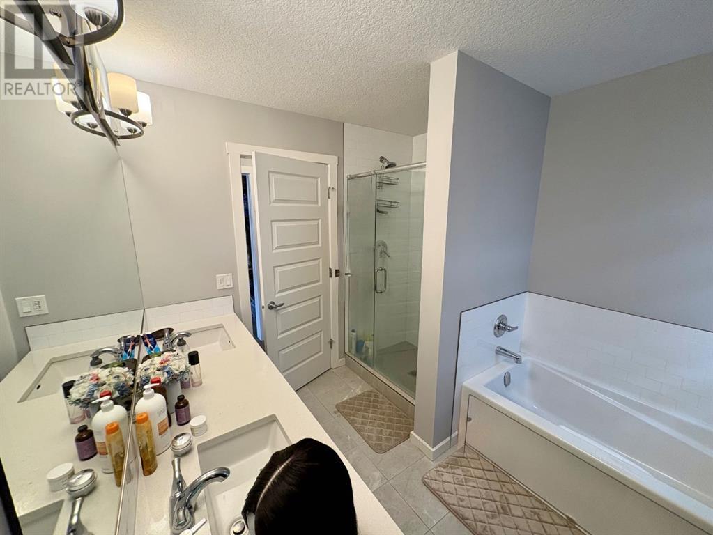 18 Bayview Circle Sw, Airdrie, Alberta  T4B 4H2 - Photo 26 - A2206735