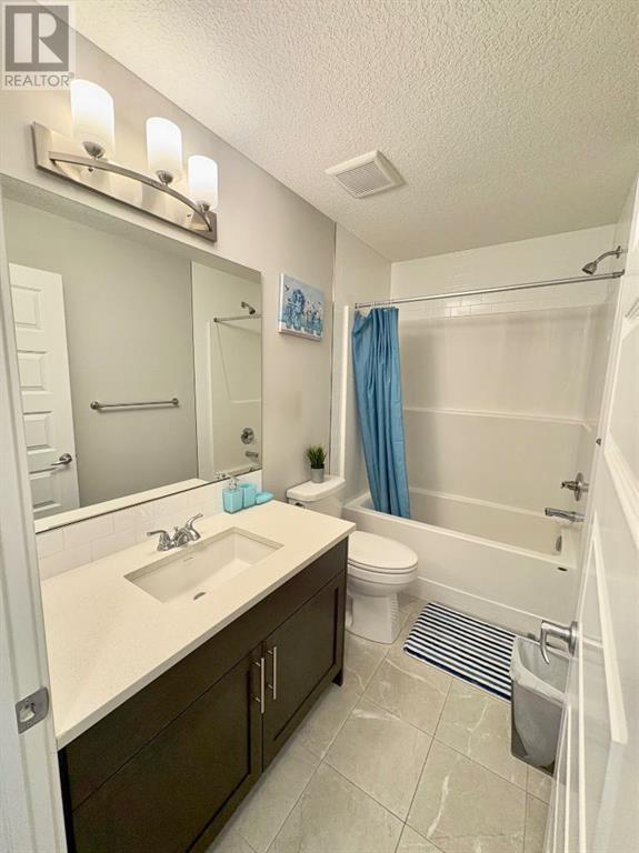 18 Bayview Circle Sw, Airdrie, Alberta  T4B 4H2 - Photo 29 - A2206735