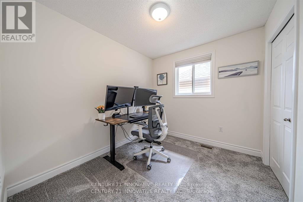 29 Brookheath Lane, Hamilton (Mount Hope), Ontario  L0R 1W0 - Photo 24 - X12061223