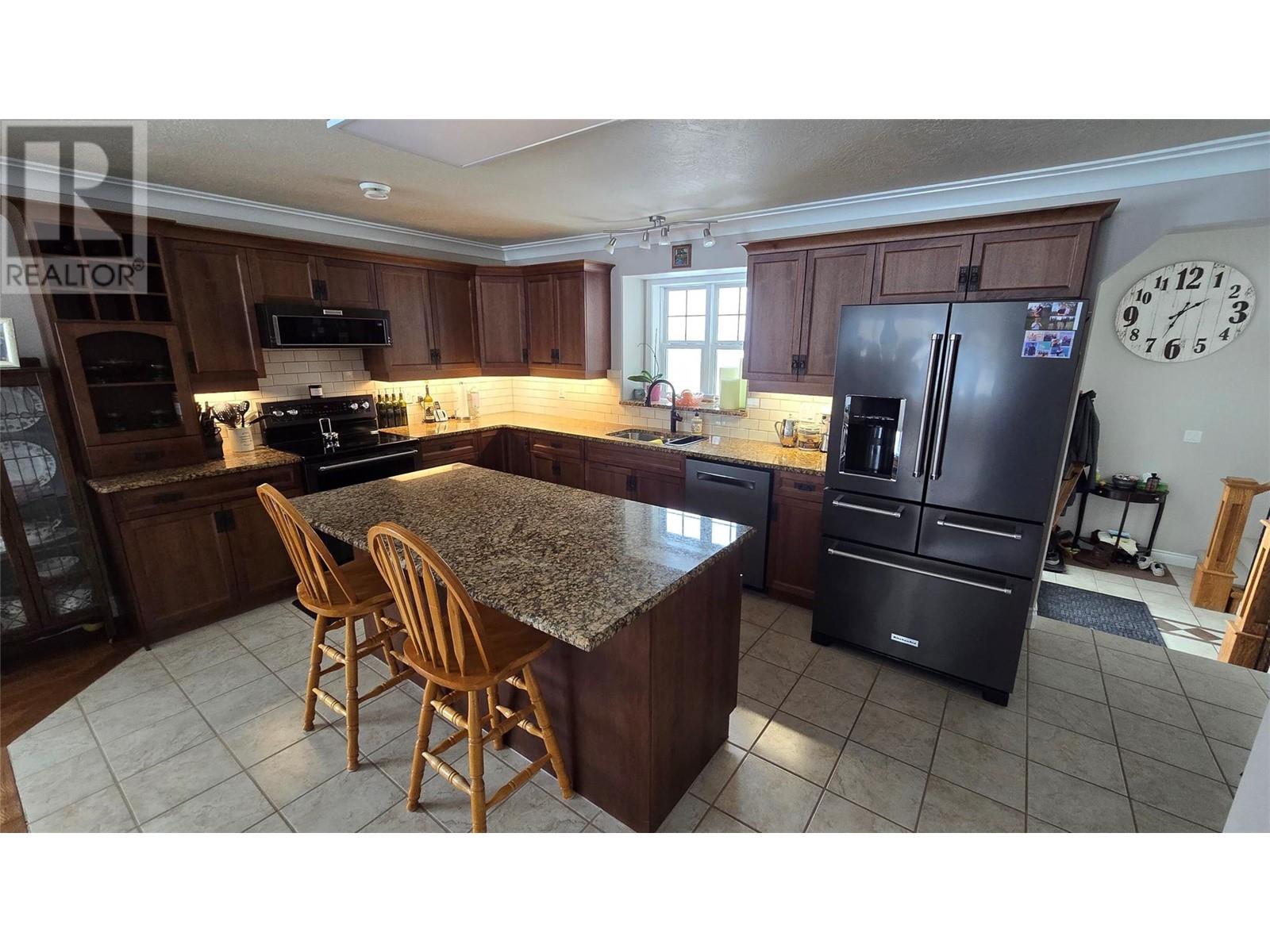1820 110 Avenue, Dawson Creek, British Columbia  V1G 0A3 - Photo 11 - 10334085