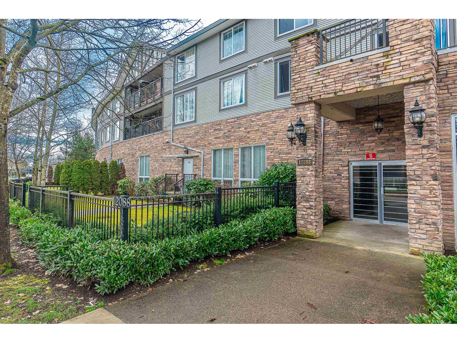 312 12088 75a Avenue, Surrey, British Columbia  V3W 1Y4 - Photo 4 - R2981341
