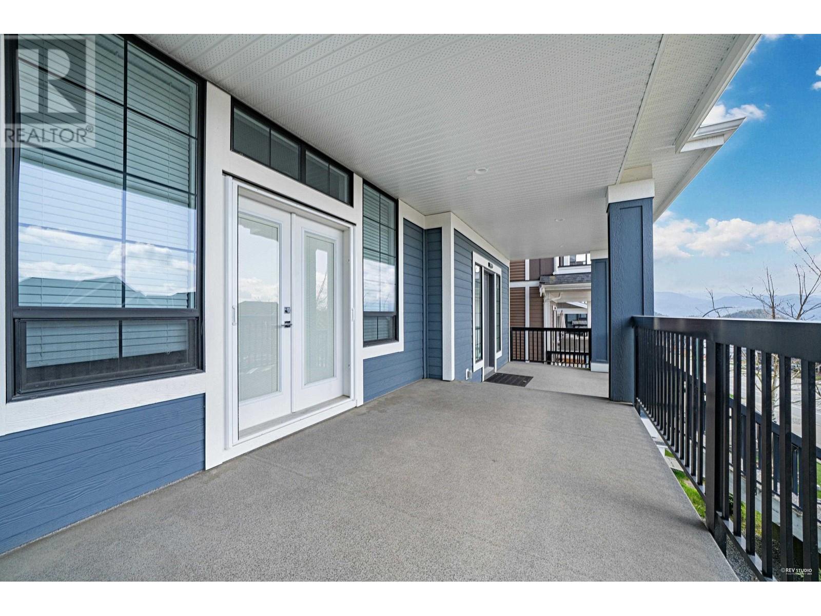 Property at 3575 SHEFFIELD AVENUE image 4