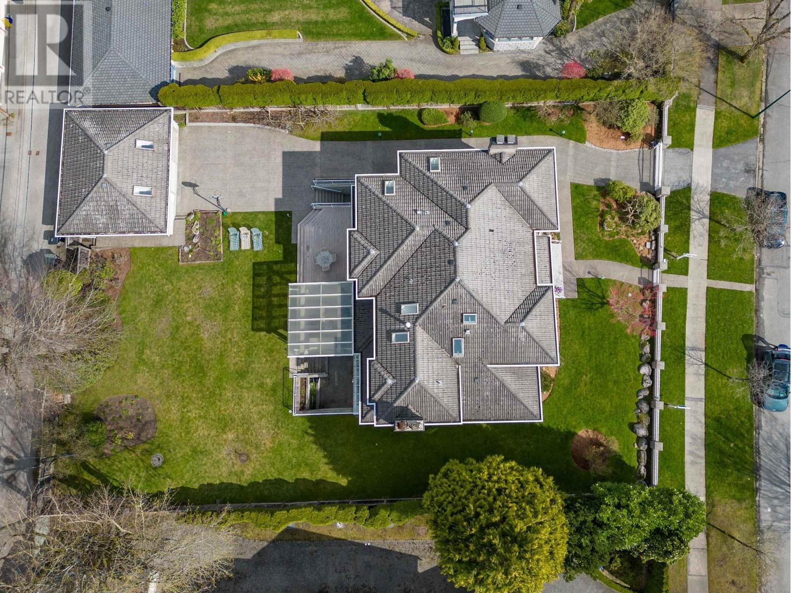 Property at 1437 CONNAUGHT DRIVE image 3