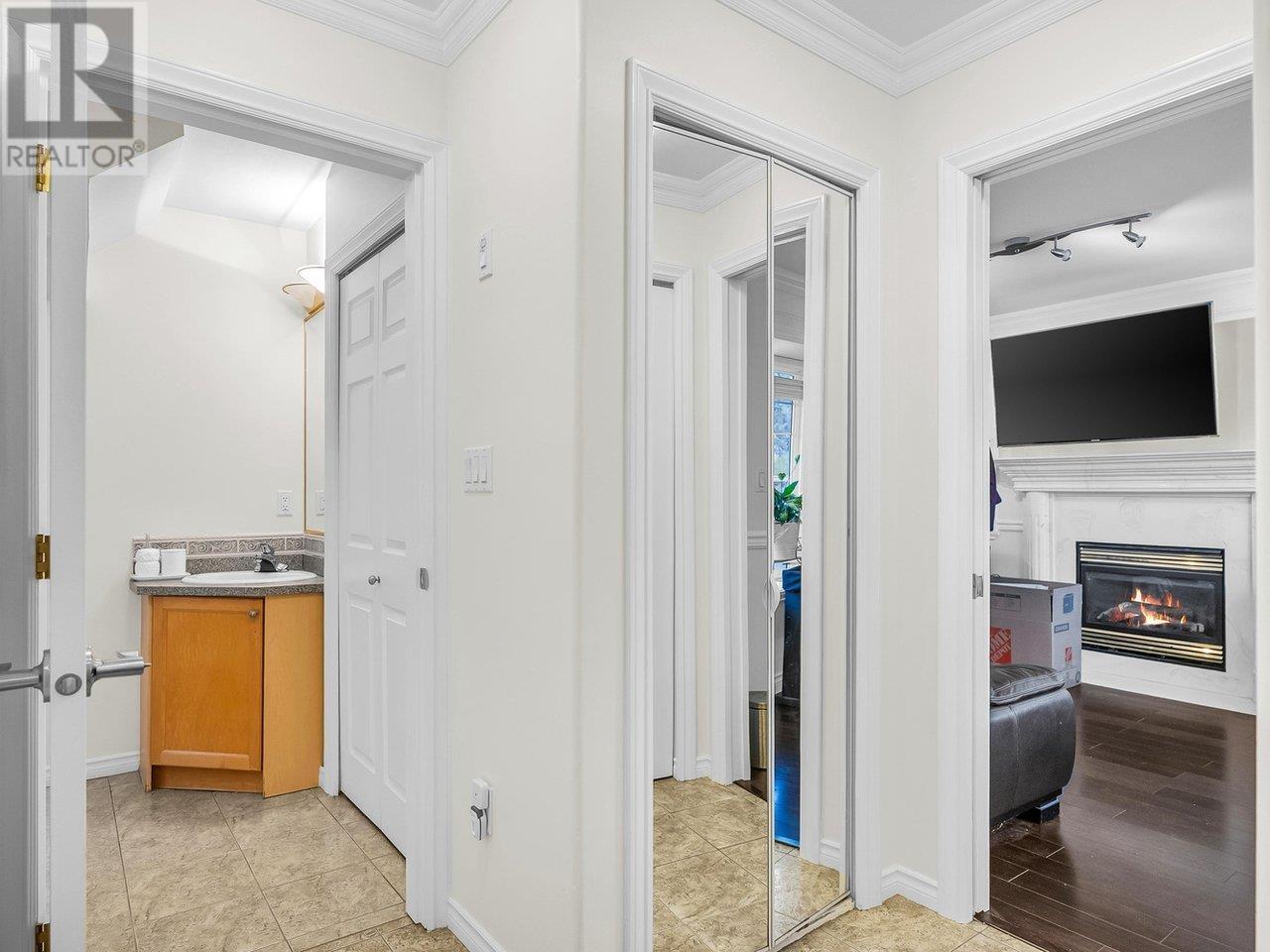 1 4689 Canada Way, Burnaby, British Columbia  V5G 1K9 - Photo 17 - R2985196