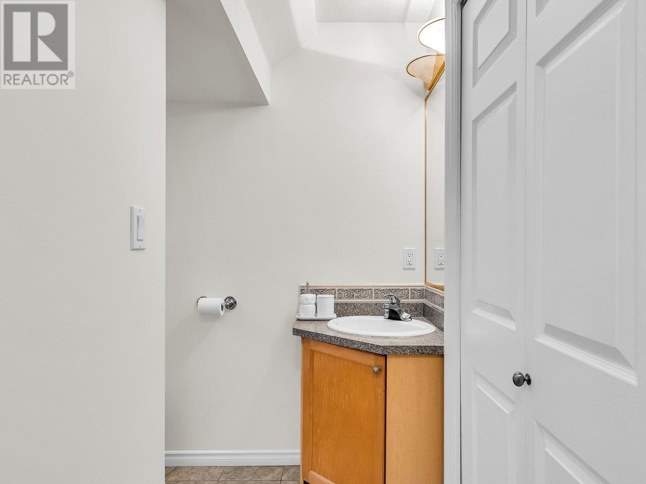1 4689 Canada Way, Burnaby, British Columbia  V5G 1K9 - Photo 15 - R2985196