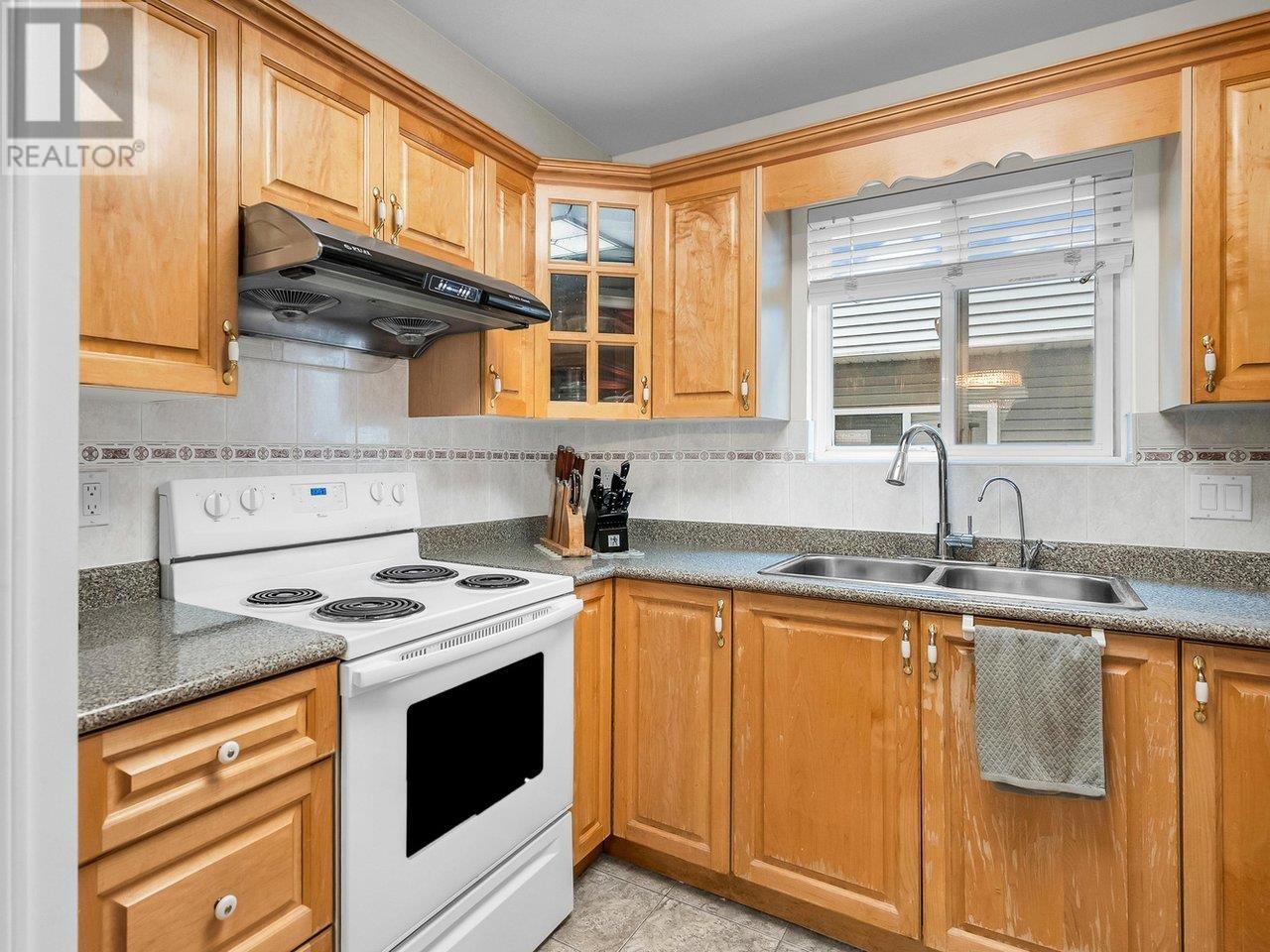 1 4689 Canada Way, Burnaby, British Columbia  V5G 1K9 - Photo 7 - R2985196