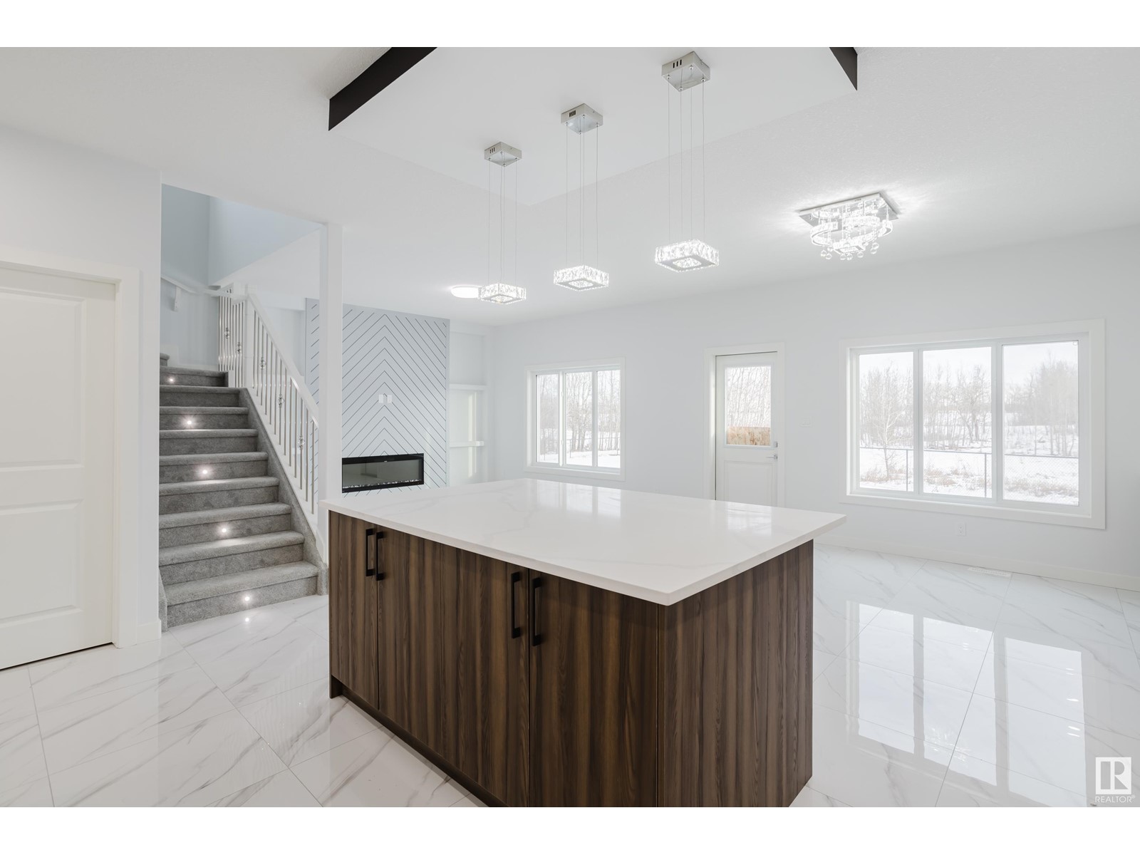 Property at 1435 11 AV NW image 4