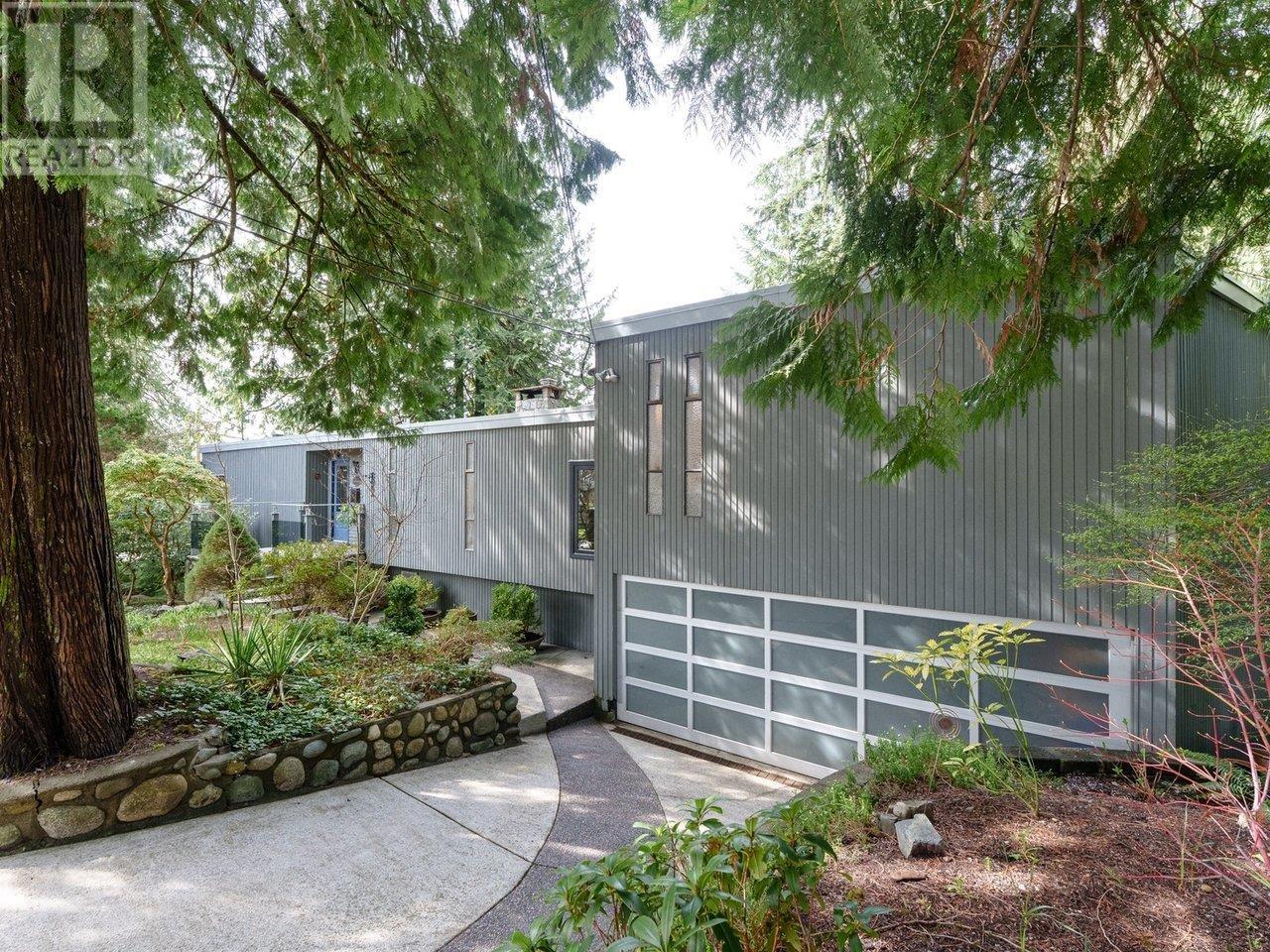 3821 Symonds Road, North Vancouver, British Columbia  V7K 2L7 - Photo 3 - R2984605