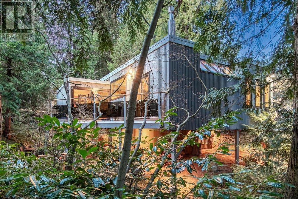 3821 SYMONDS ROAD, north vancouver, British Columbia