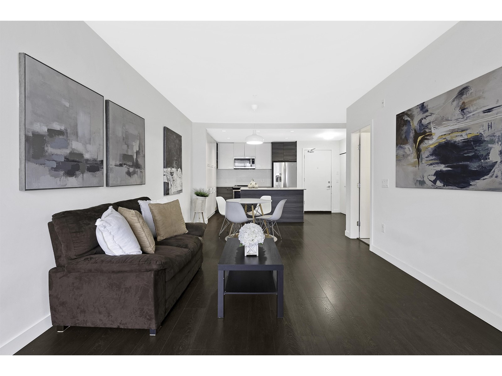 303 10581 140 STREET, surrey, British Columbia