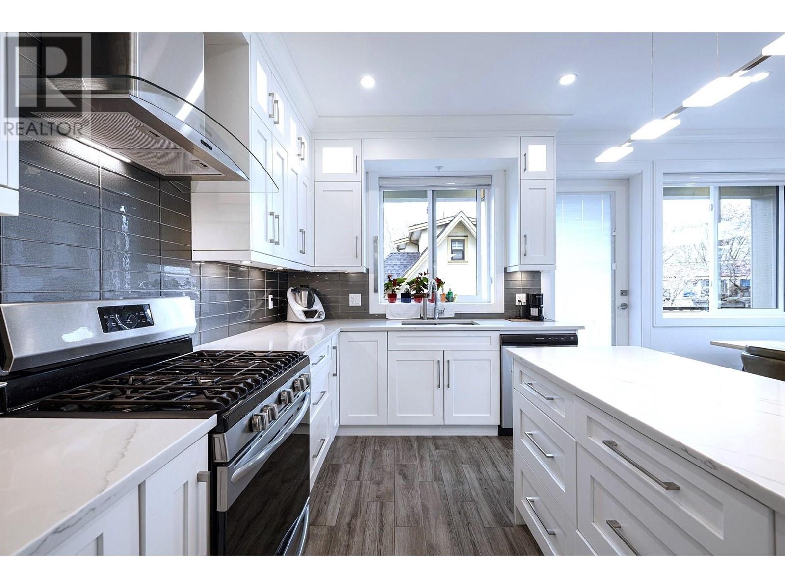 4375 Sidney Street, Vancouver, British Columbia  V5N 5S6 - Photo 12 - R2985013