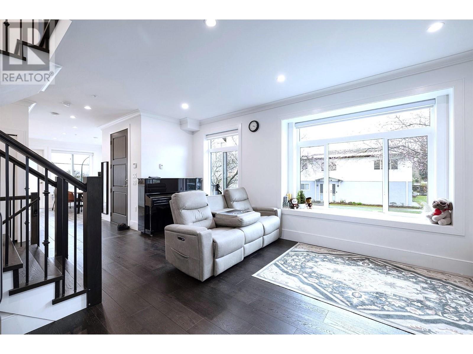 4375 Sidney Street, Vancouver, British Columbia  V5N 5S6 - Photo 10 - R2985013