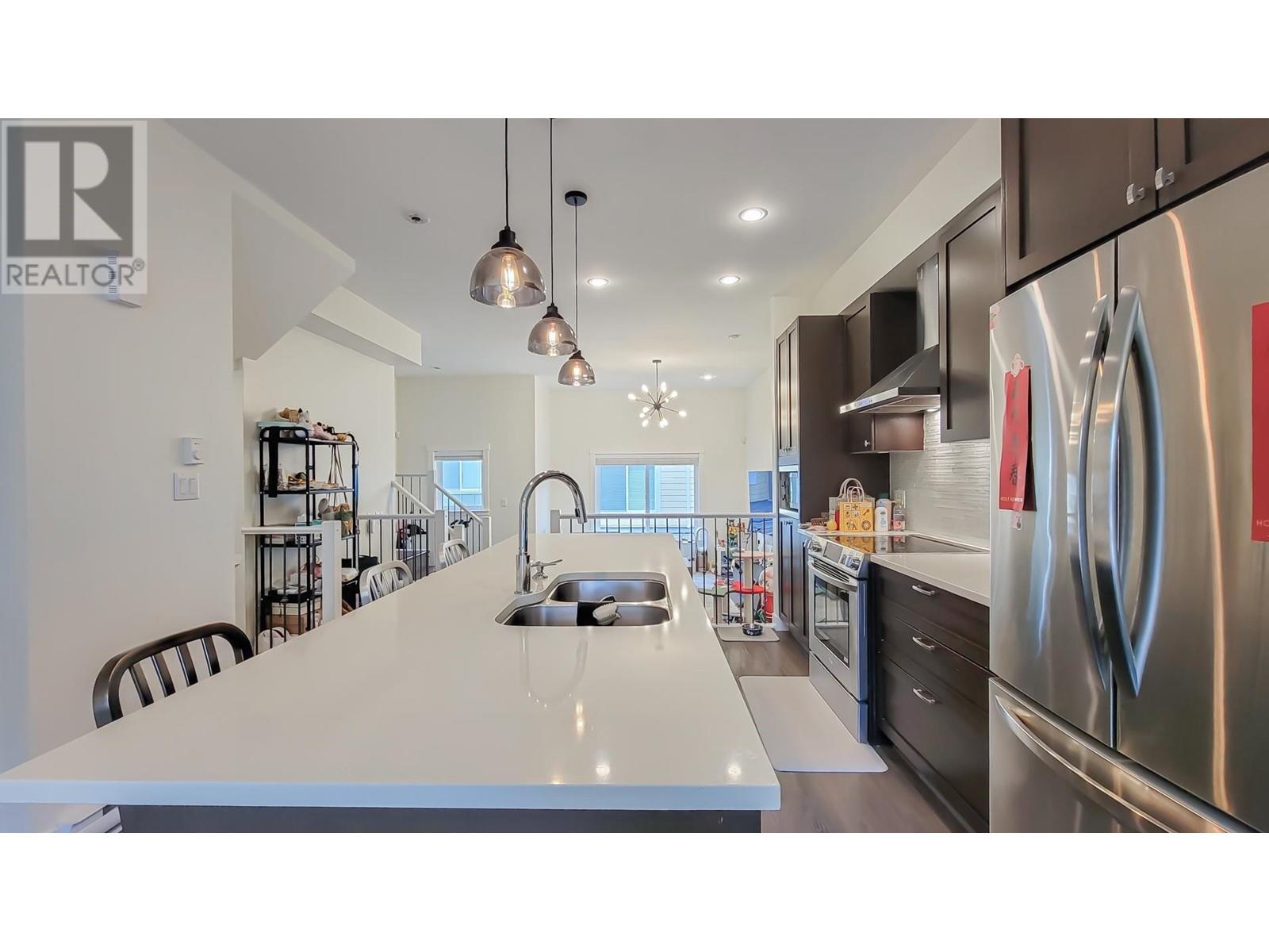 102 8080 Blundell Road, Richmond, British Columbia  V6Y 1J8 - Photo 3 - R2985489