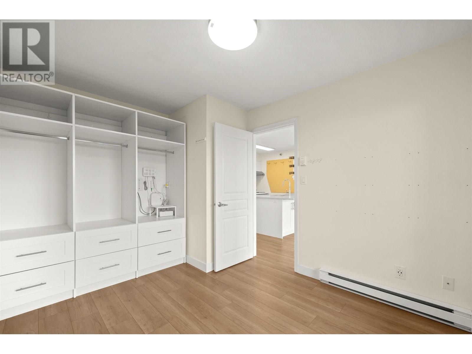 Listing Picture 14 of 33 : 1601 3438 VANNESS AVENUE, Vancouver / 溫哥華 - 魯藝地產 Yvonne Lu Group - MLS Medallion Club Member