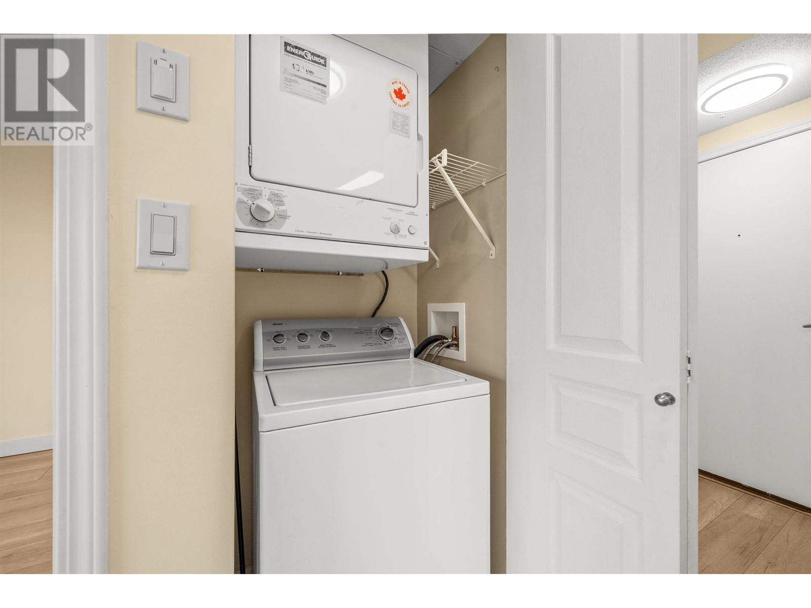 Listing Picture 23 of 33 : 1601 3438 VANNESS AVENUE, Vancouver / 溫哥華 - 魯藝地產 Yvonne Lu Group - MLS Medallion Club Member