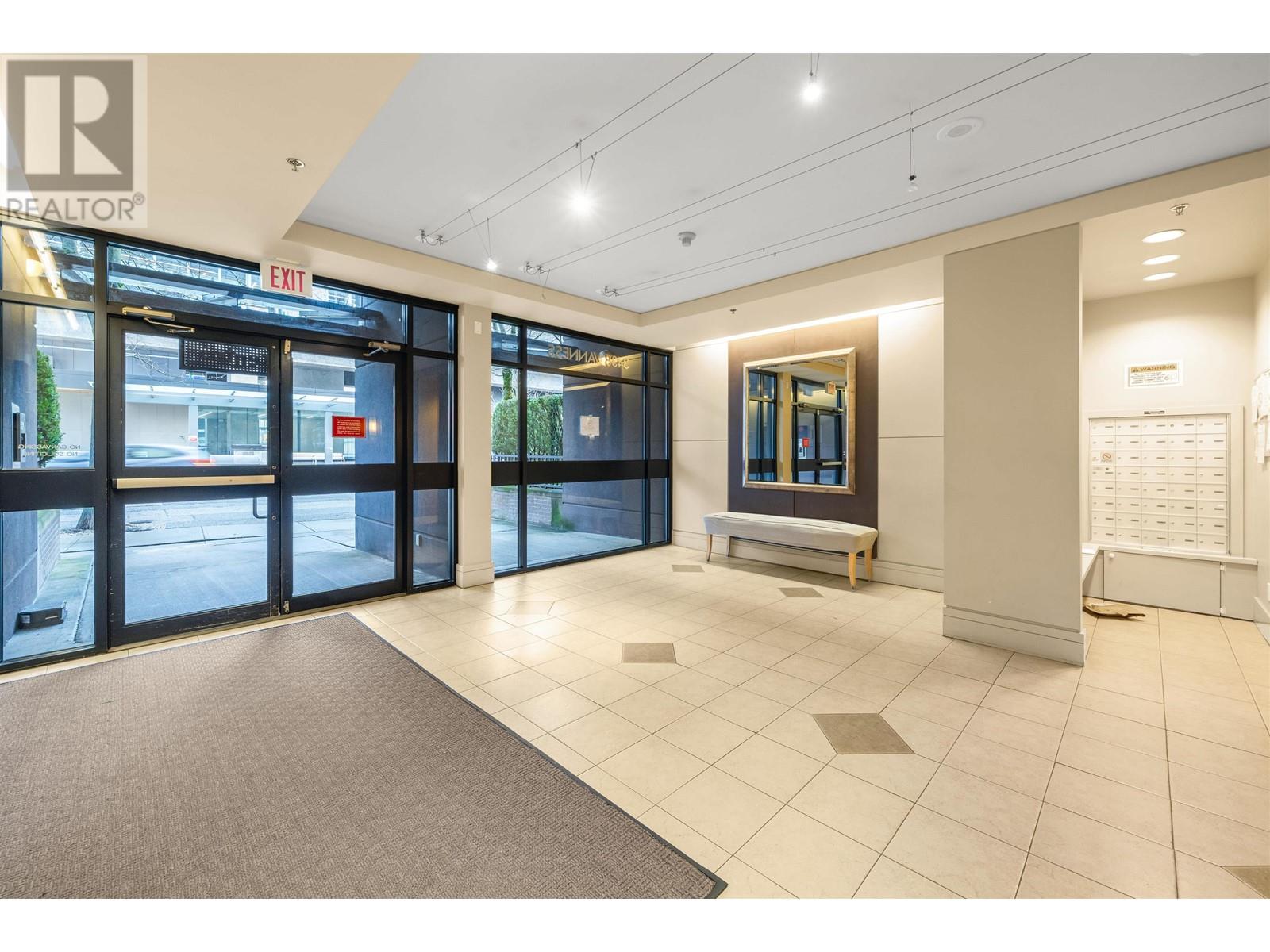 Listing Picture 32 of 33 : 1601 3438 VANNESS AVENUE, Vancouver / 溫哥華 - 魯藝地產 Yvonne Lu Group - MLS Medallion Club Member