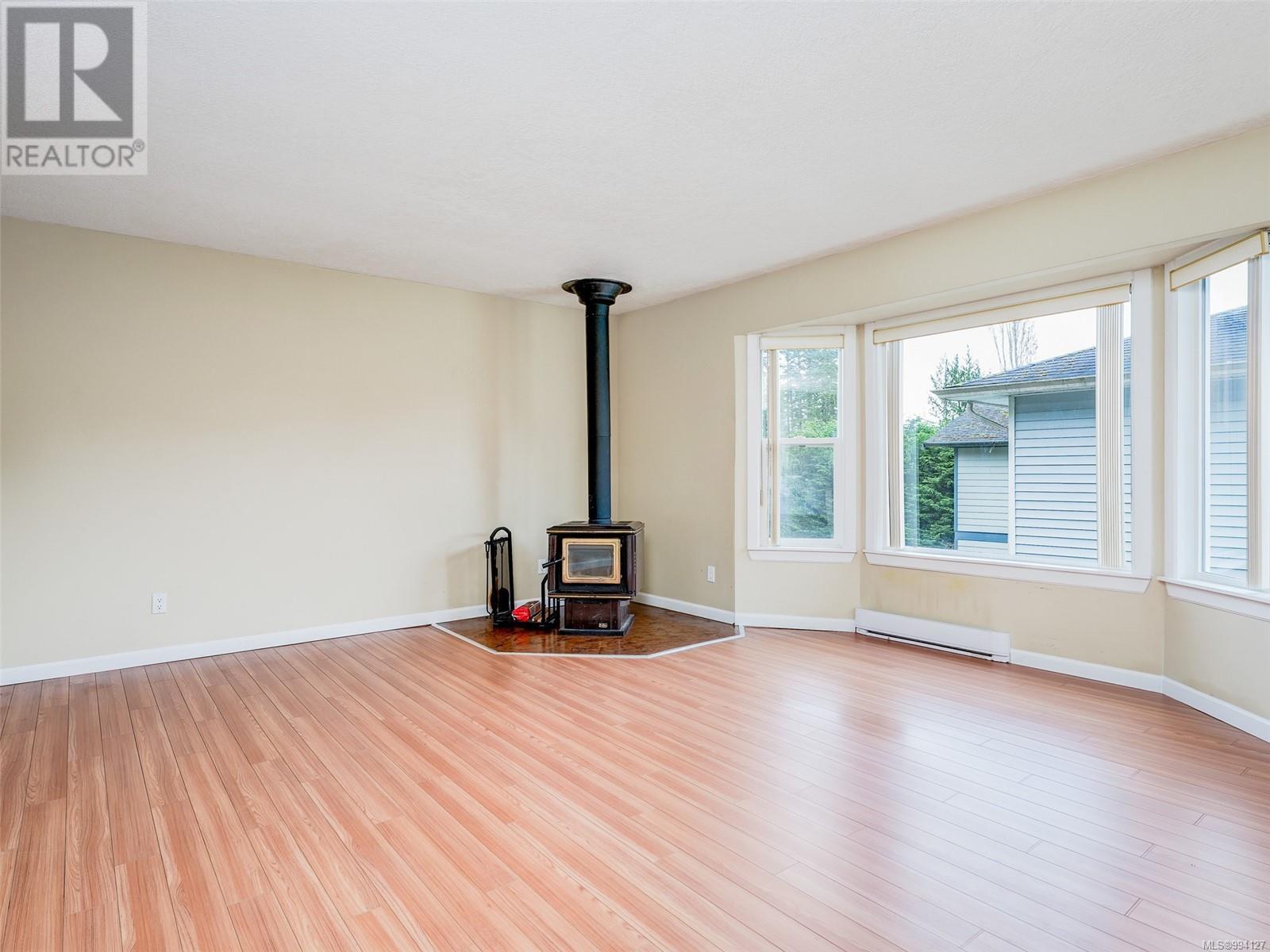 Property at 6989 Grant Rd W image 3