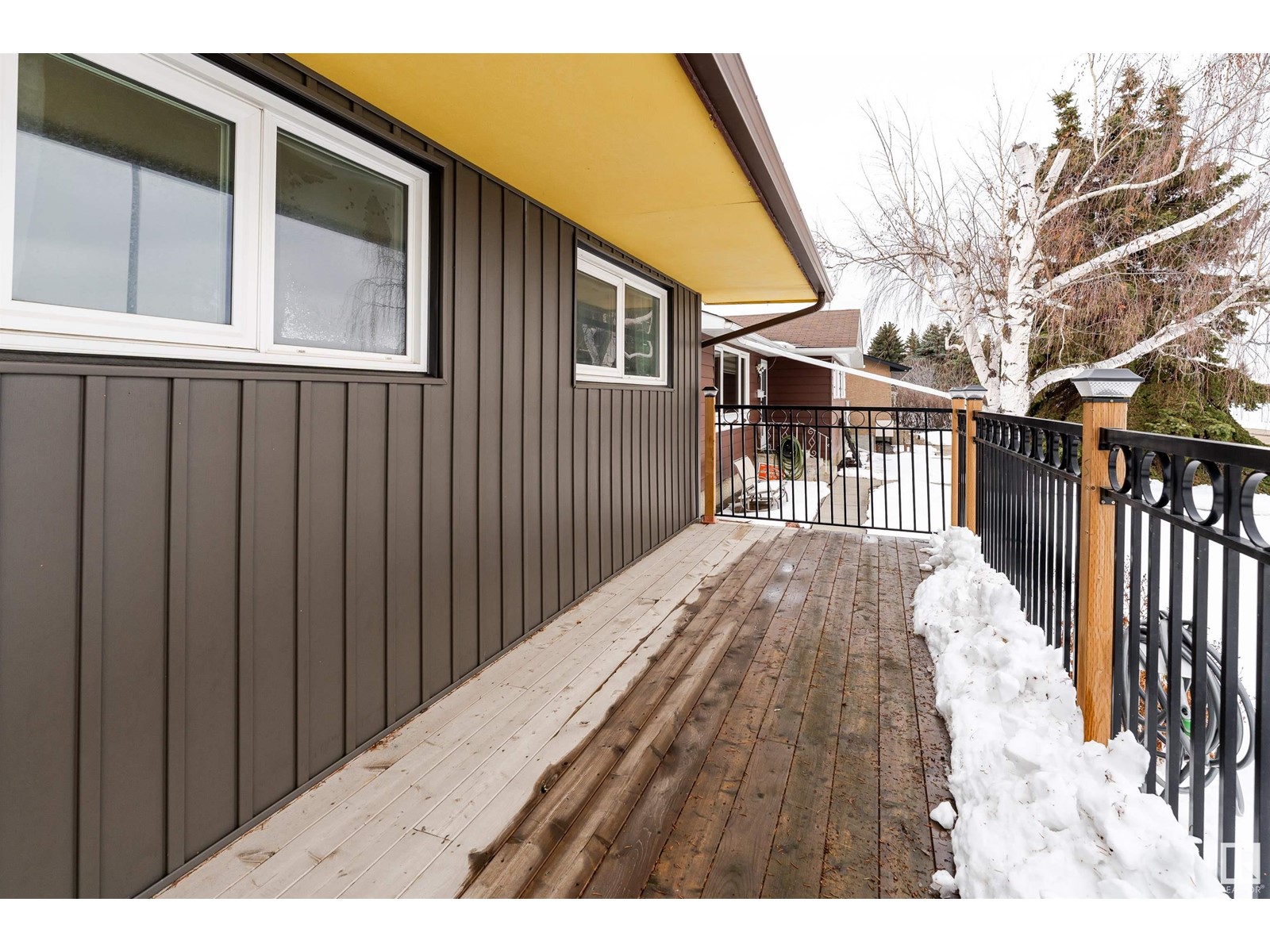Property at 8831 140 AV NW image 4