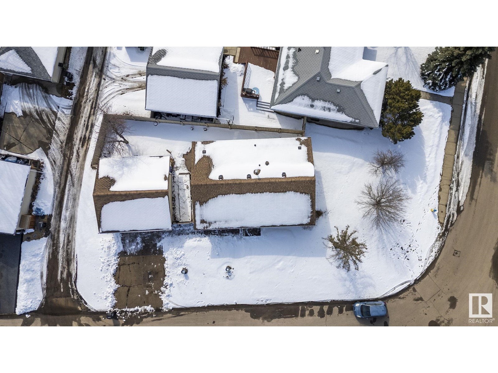 Property at 8107 22 AV NW image 3