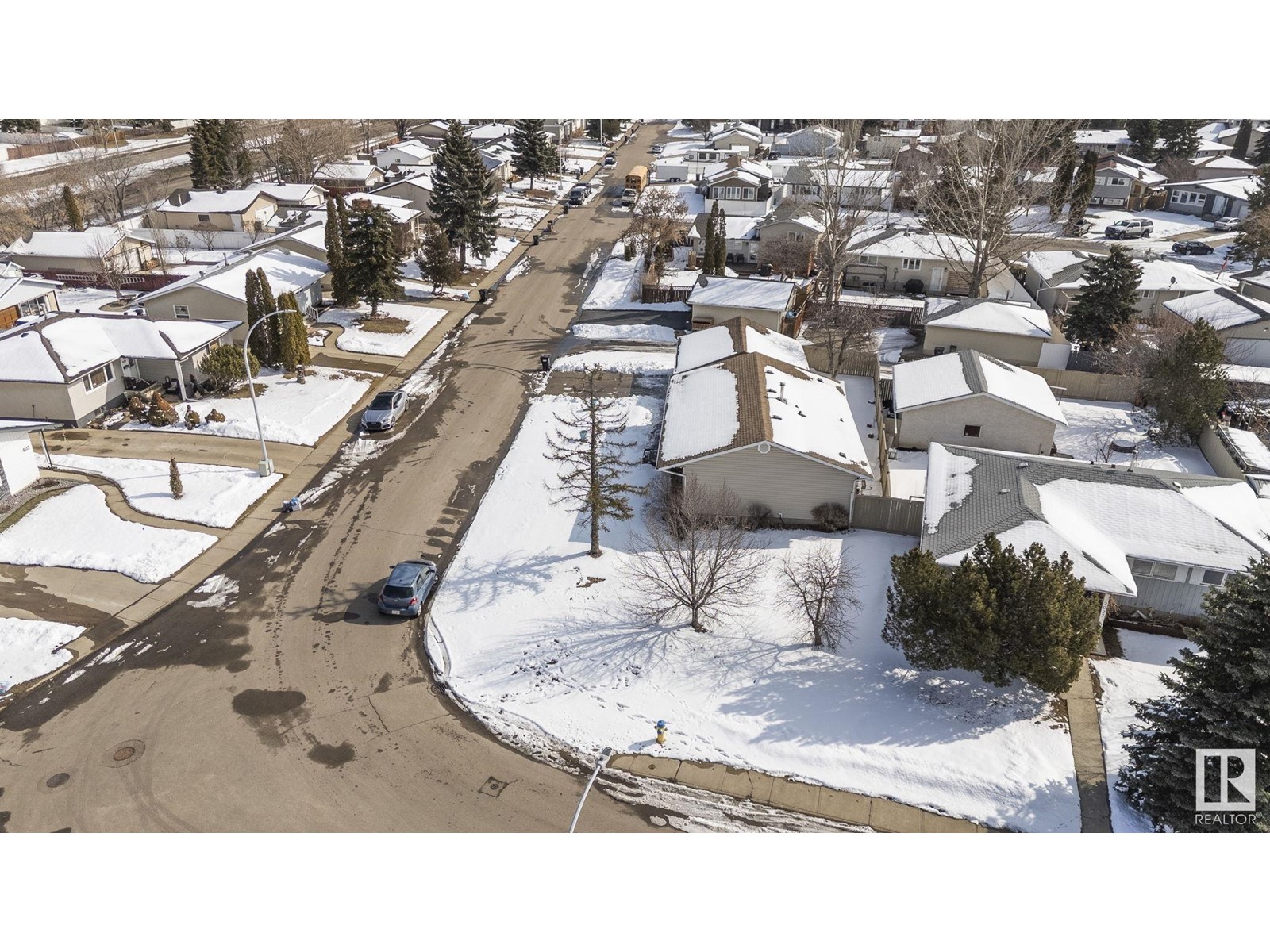 Property at 8107 22 AV NW image 4