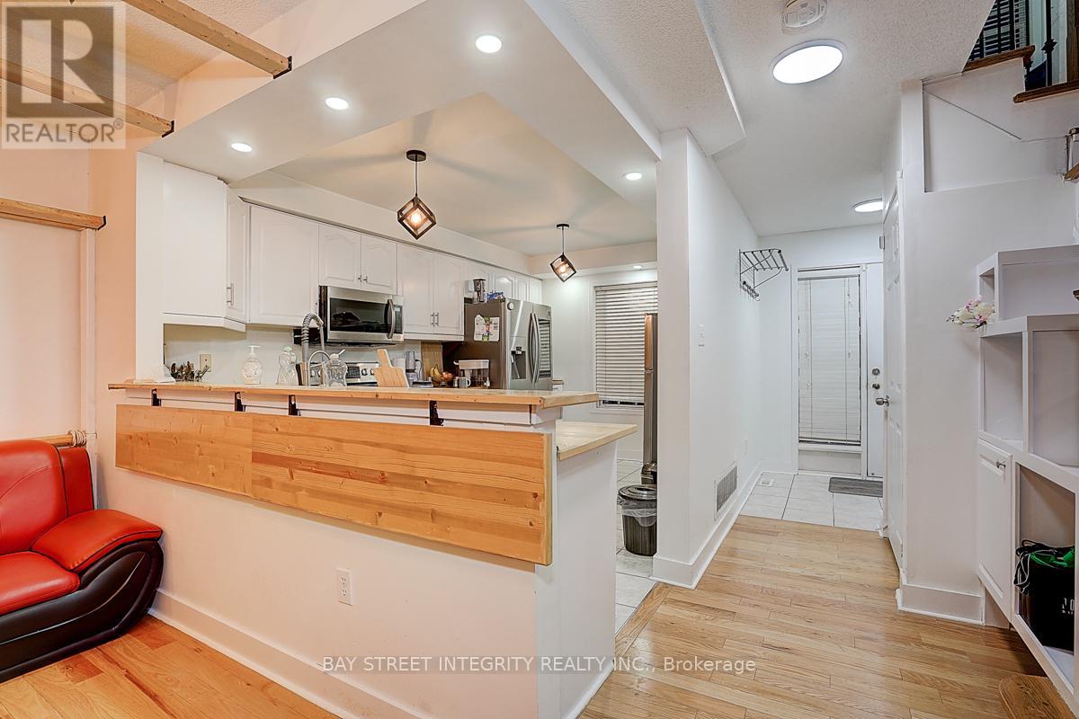 Property at 10 - 199 HILLCREST AVENUE image 5