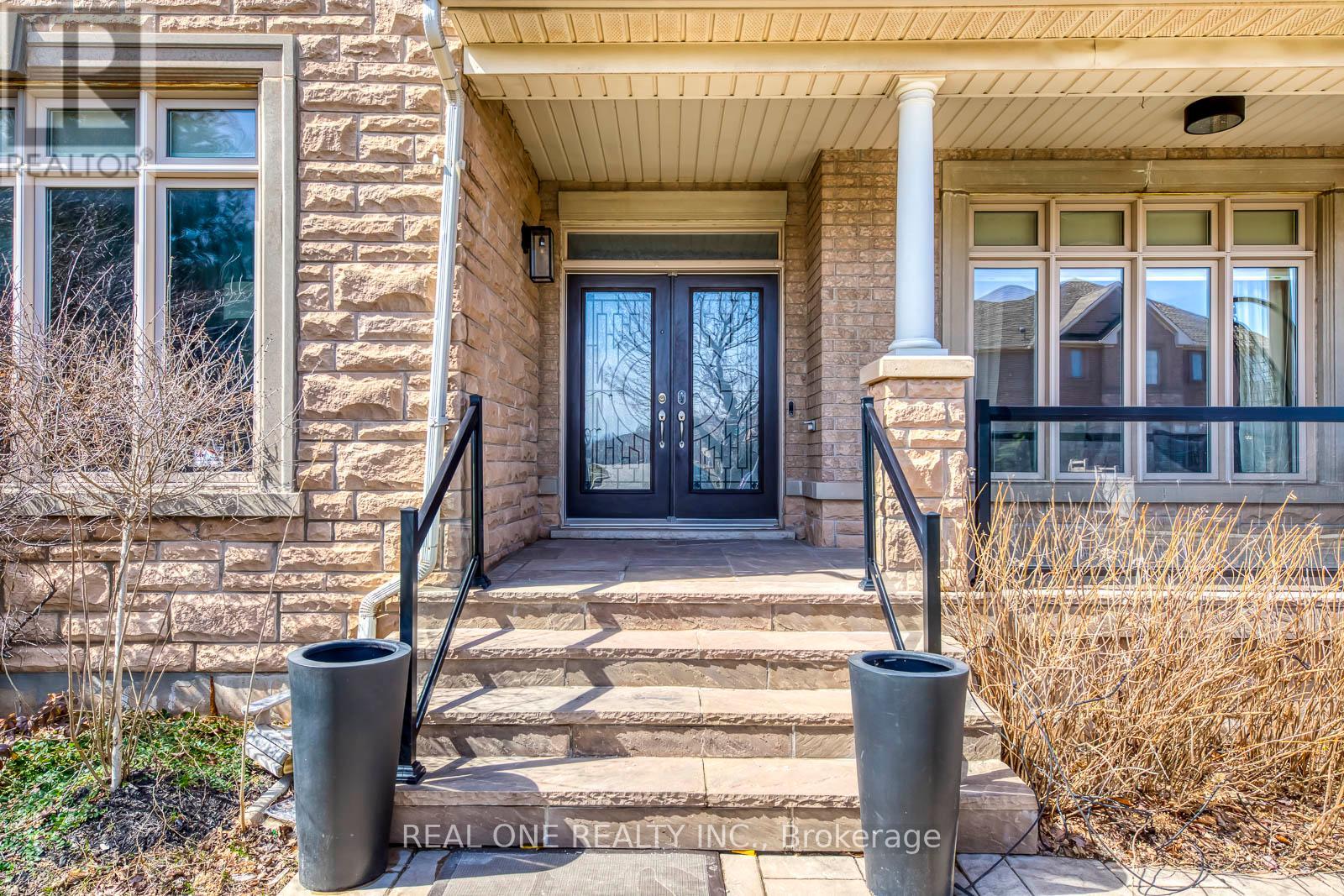 Property at 1385 ARROWHEAD ROAD image 4