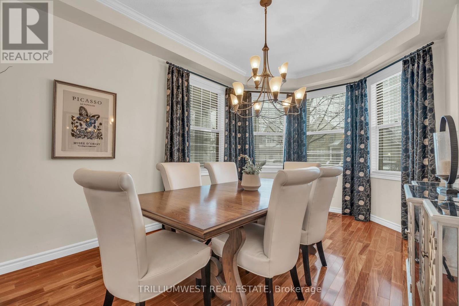 Property at 31 COOPERSHAWK STREET image 3