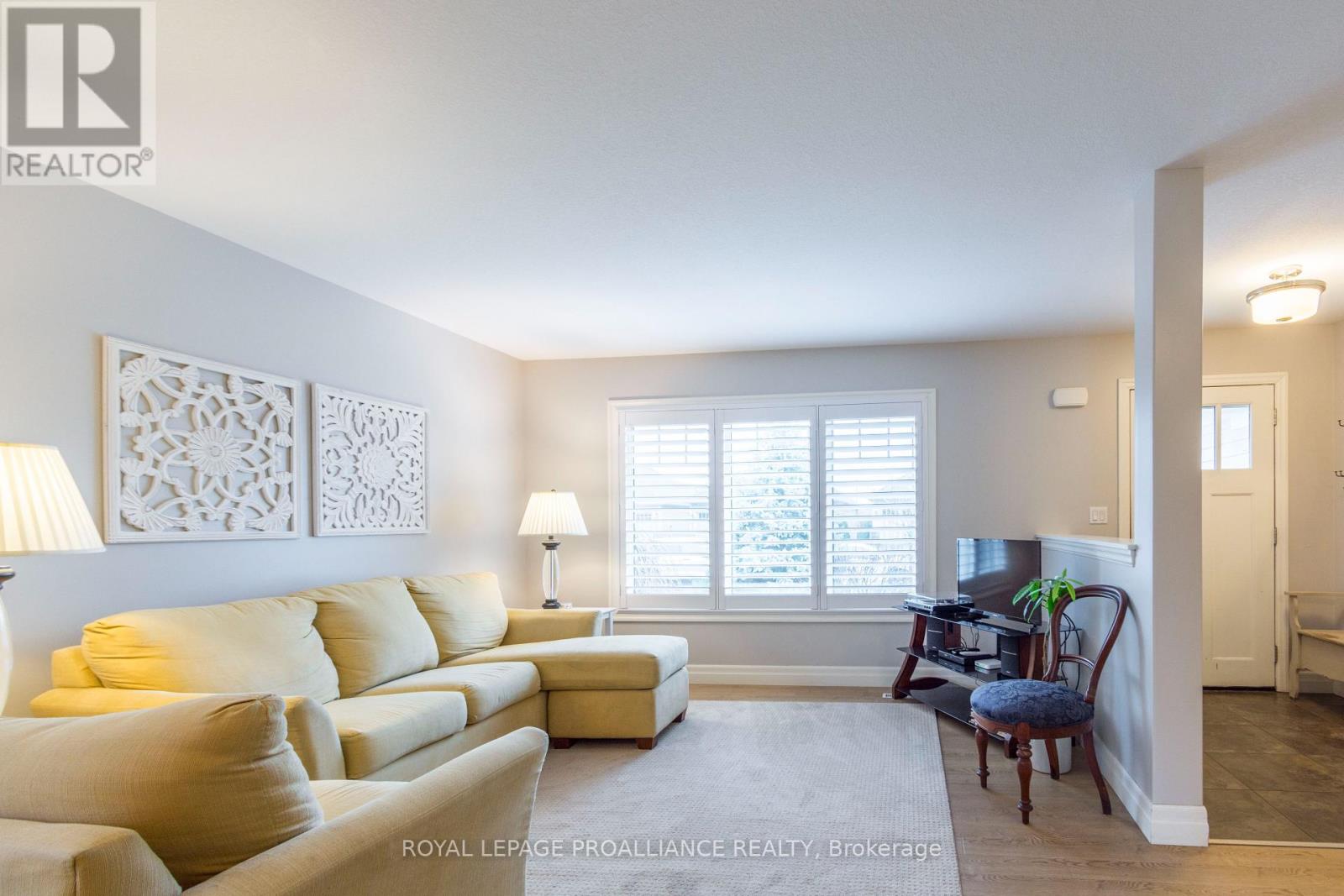 47 Tessa Boulevard, Belleville, Ontario  K8N 0B4 - Photo 6 - X12061391