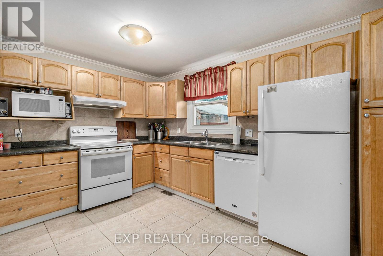 1465 Queensdale Avenue, Ottawa, Ontario  K1T 1J2 - Photo 11 - X12061387