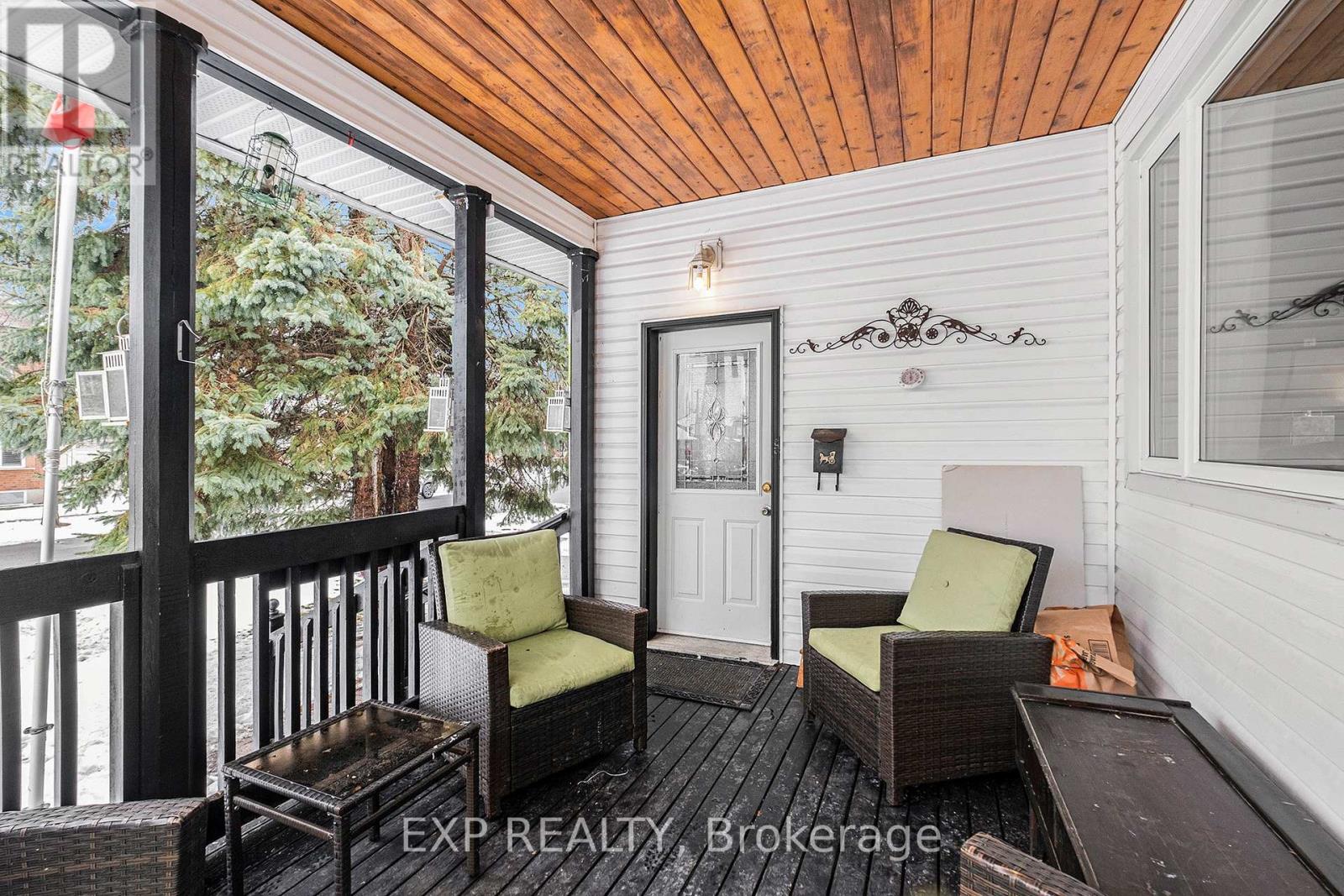 Property at 1465 QUEENSDALE AVENUE image 3