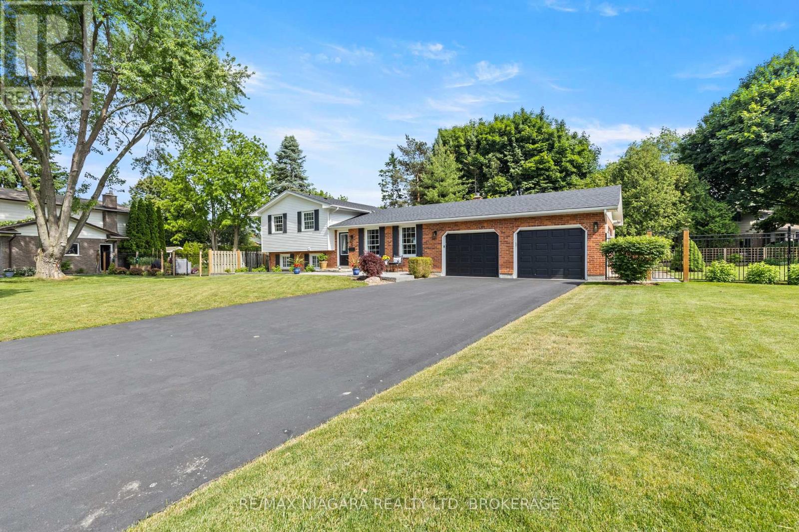 Property at 5 LOYALIST COURT image 3