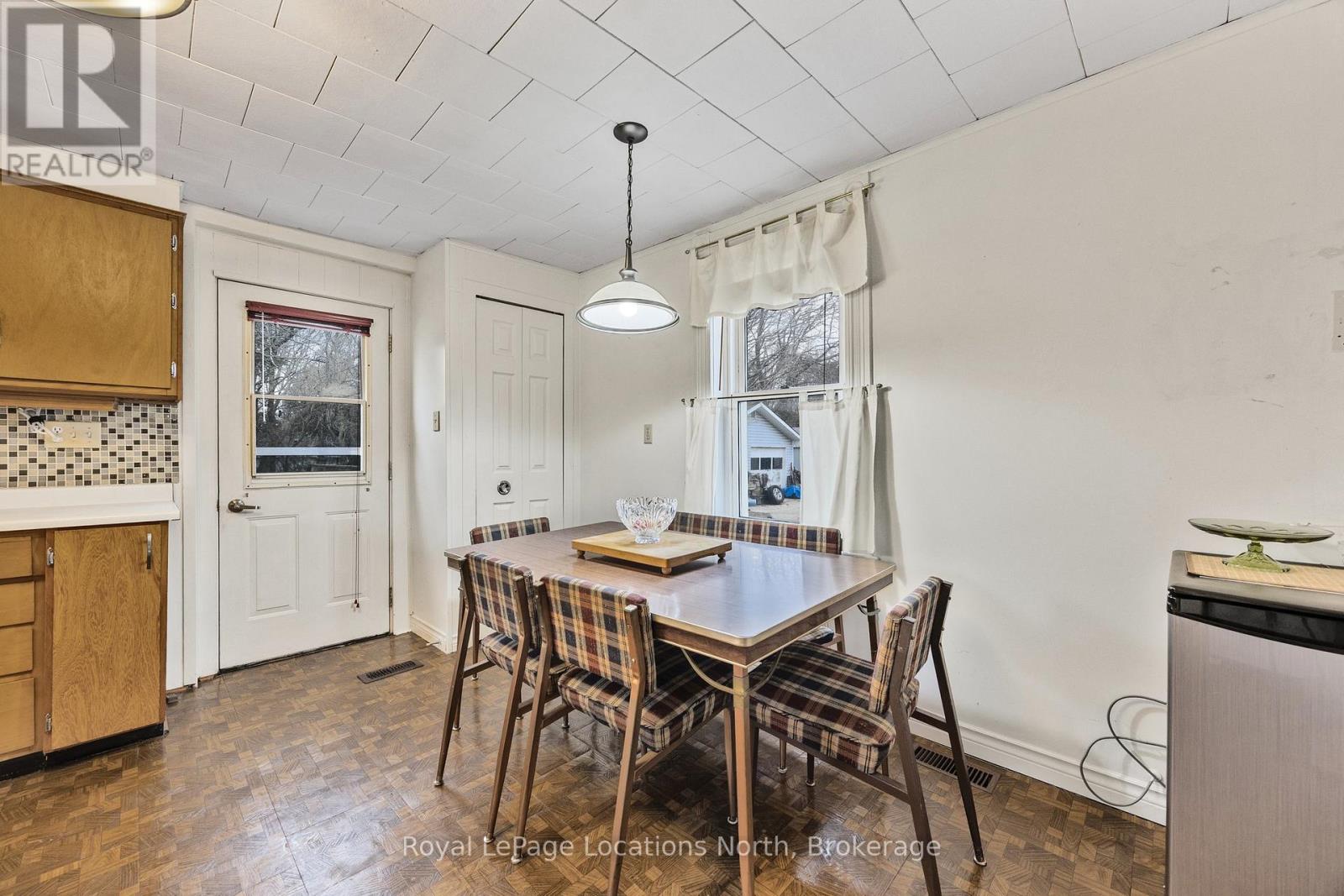 163 Henry Street, Meaford, Ontario  N4L 1E1 - Photo 10 - X12061389