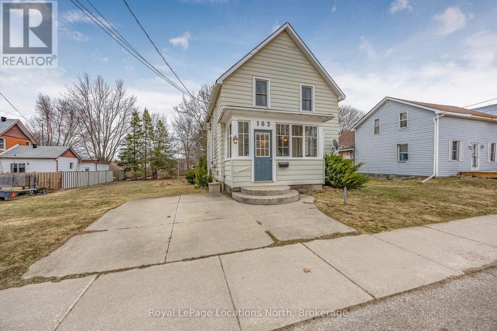 163 Henry Street, Meaford, Ontario  N4L 1E1 - Photo 2 - X12061389