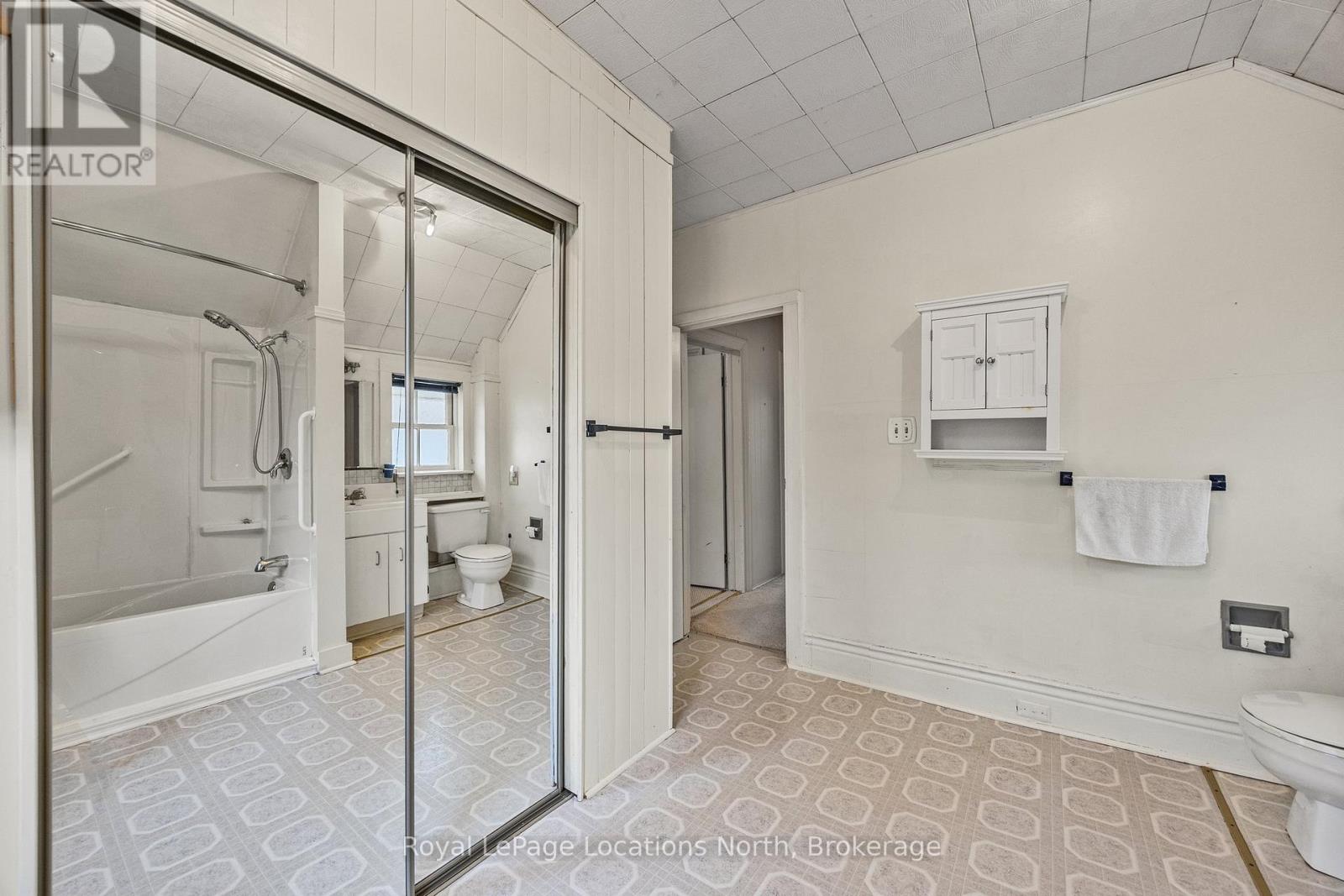 163 Henry Street, Meaford, Ontario  N4L 1E1 - Photo 24 - X12061389