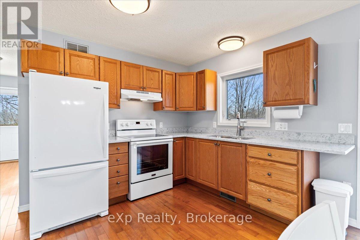 397 Purple Valley Road, South Bruce Peninsula, Ontario  N0H 2T0 - Photo 12 - X12061395