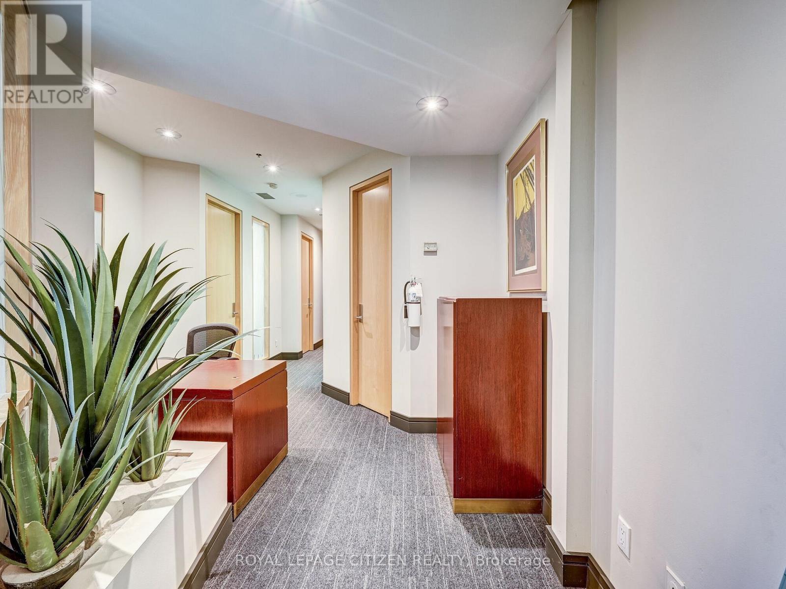 1 - 30 Pennsylvania Avenue, Vaughan, Ontario  L4K 4A5 - Photo 8 - N12060791