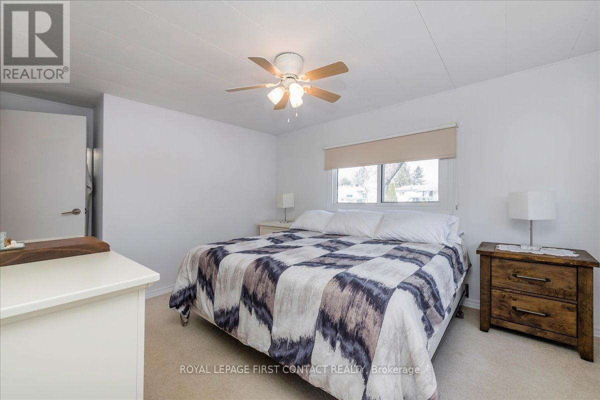 25 Hawthorne Drive, Innisfil, Ontario  L9S 1P1 - Photo 16 - N12061431