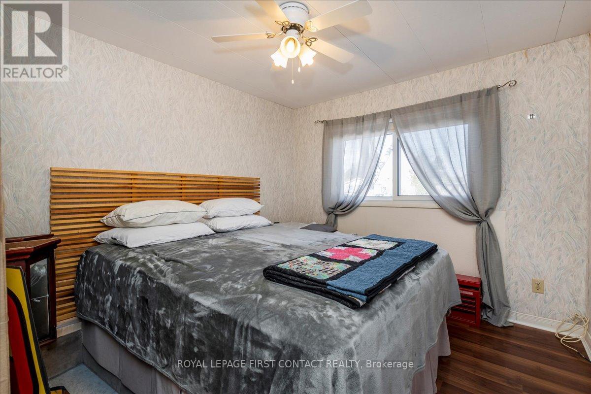 25 Hawthorne Drive, Innisfil, Ontario  L9S 1P1 - Photo 20 - N12061431