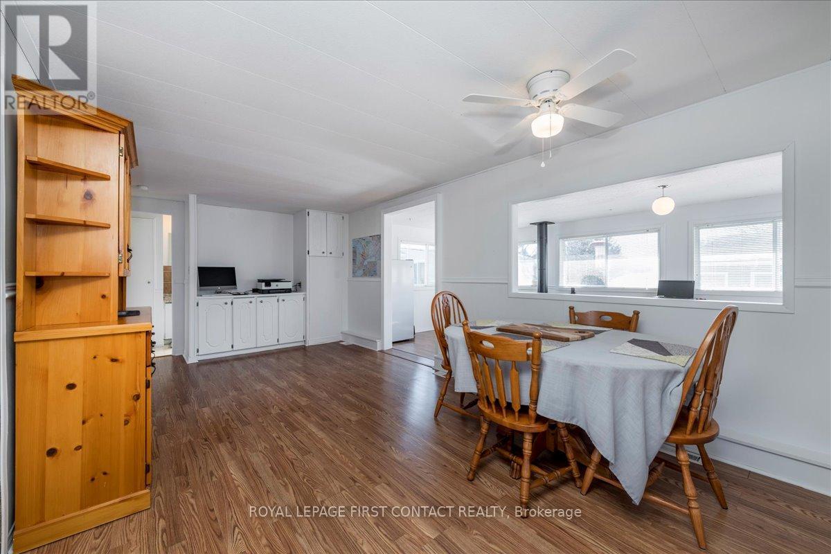 25 Hawthorne Drive, Innisfil, Ontario  L9S 1P1 - Photo 8 - N12061431