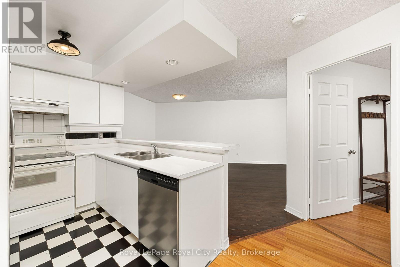 801 - 801 King Street W, Toronto, Ontario  M5V 3C9 - Photo 6 - C12042913