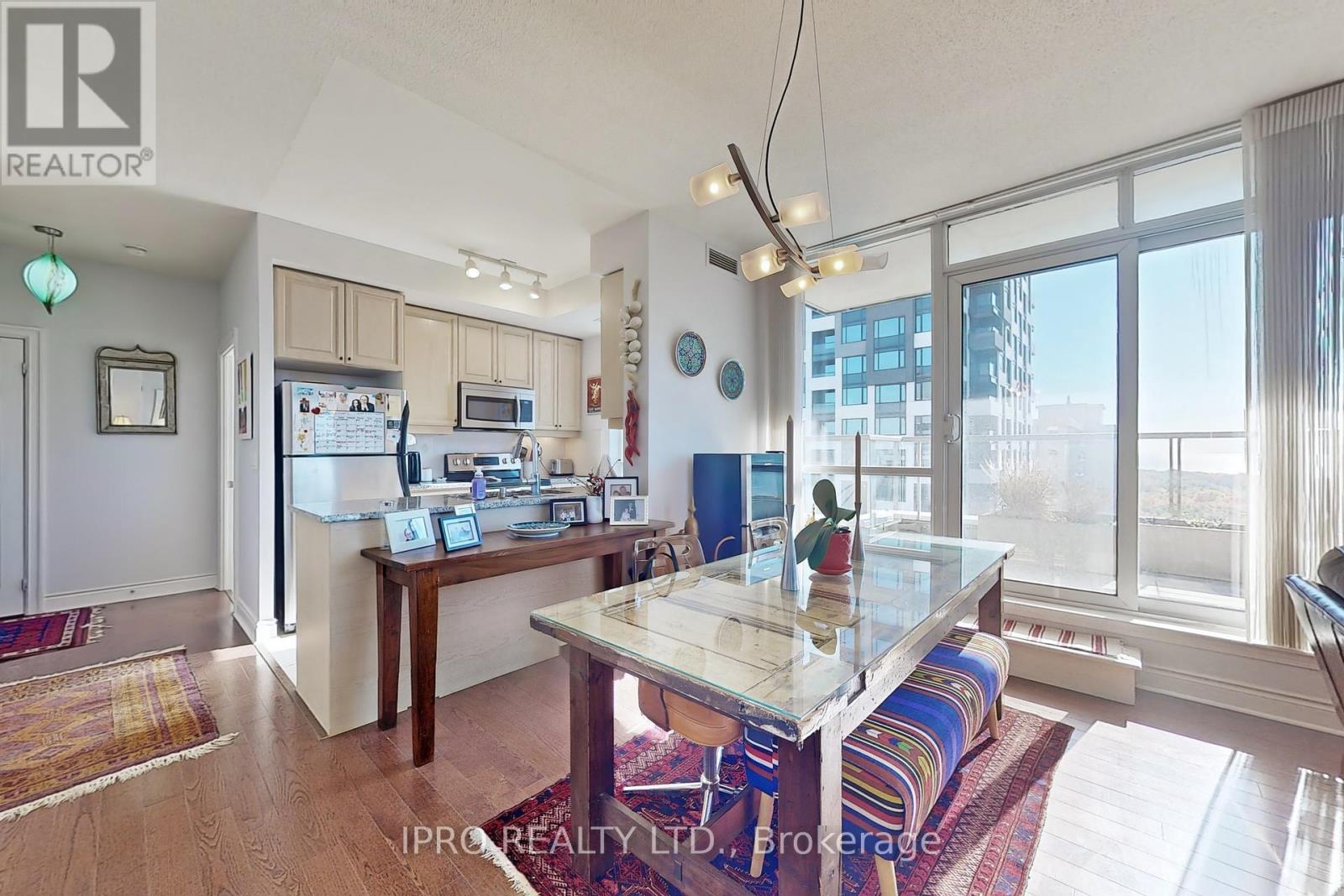 1804 - 70 High Park Avenue, Toronto, Ontario  M6P 1A1 - Photo 10 - W12053755