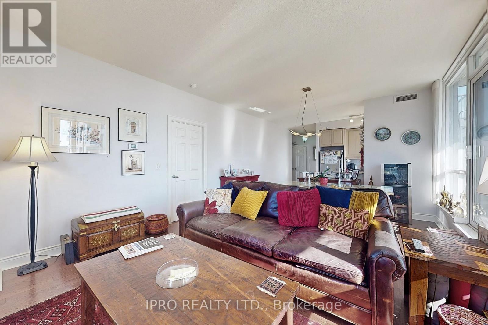 1804 - 70 High Park Avenue, Toronto, Ontario  M6P 1A1 - Photo 8 - W12053755