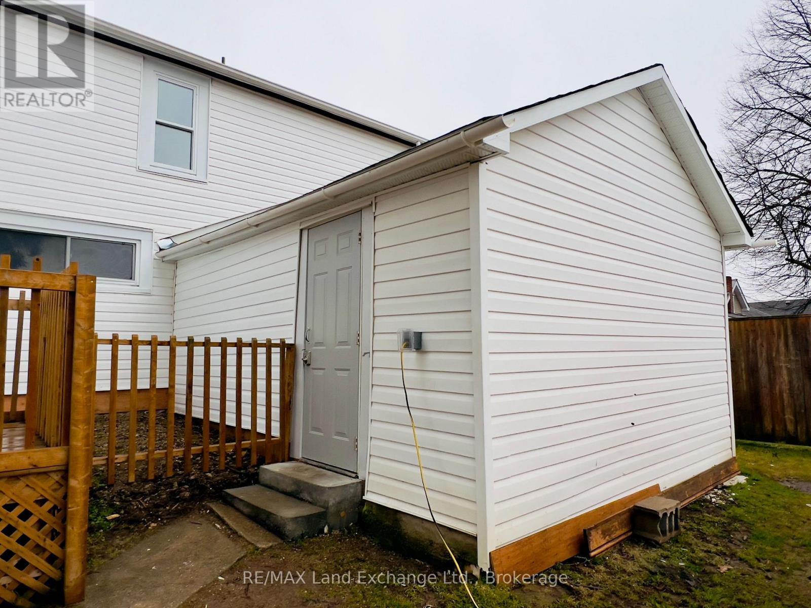 36 Alfred Street W, North Huron, Ontario  N0G 2W0 - Photo 8 - X12061452