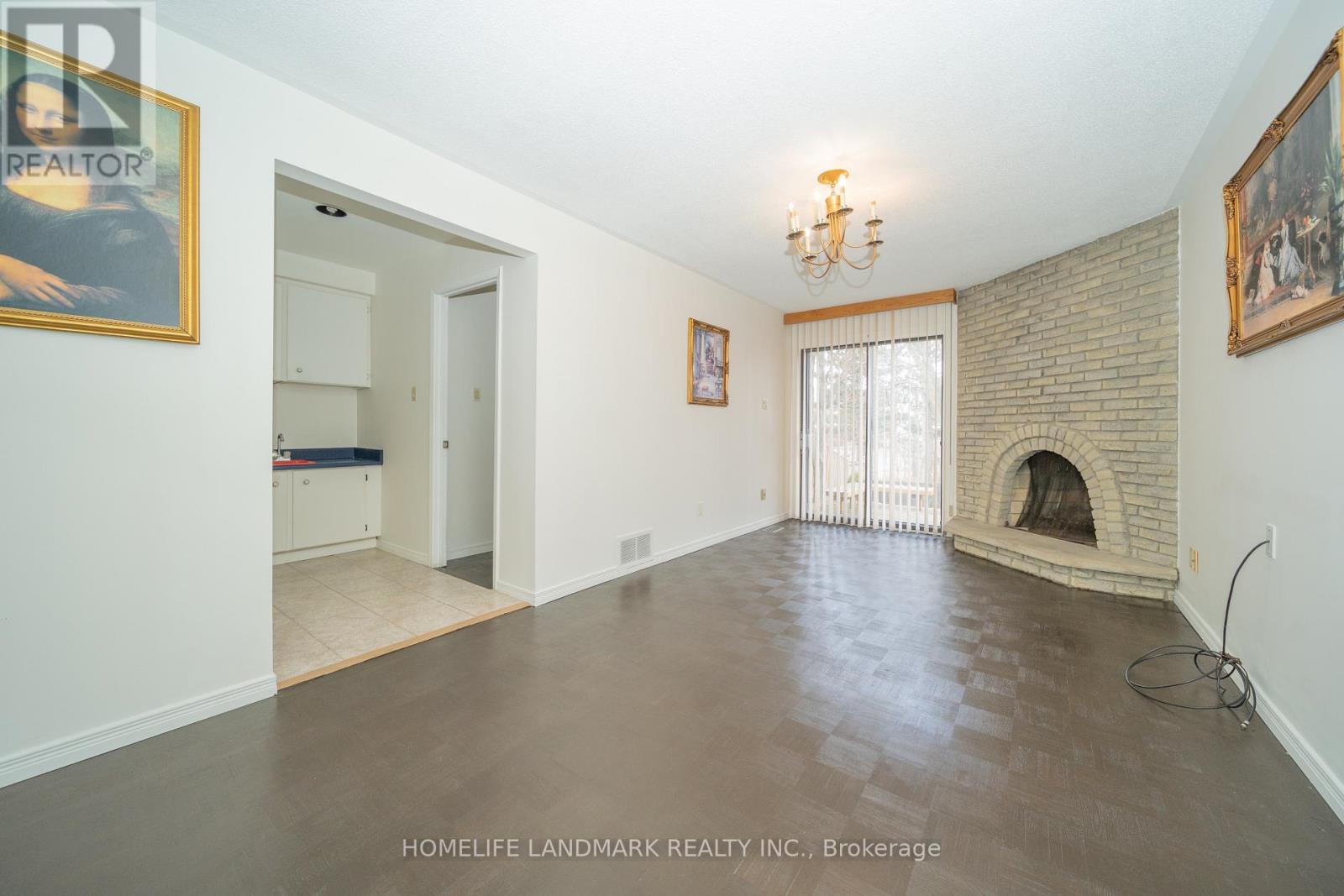 6929 Bilbao Lane, Mississauga, Ontario  L5N 1R2 - Photo 13 - W12061137