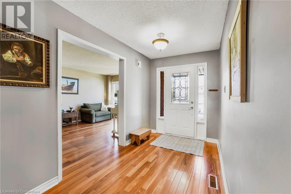 Property at 130 HUNTINGWOOD Avenue image 4