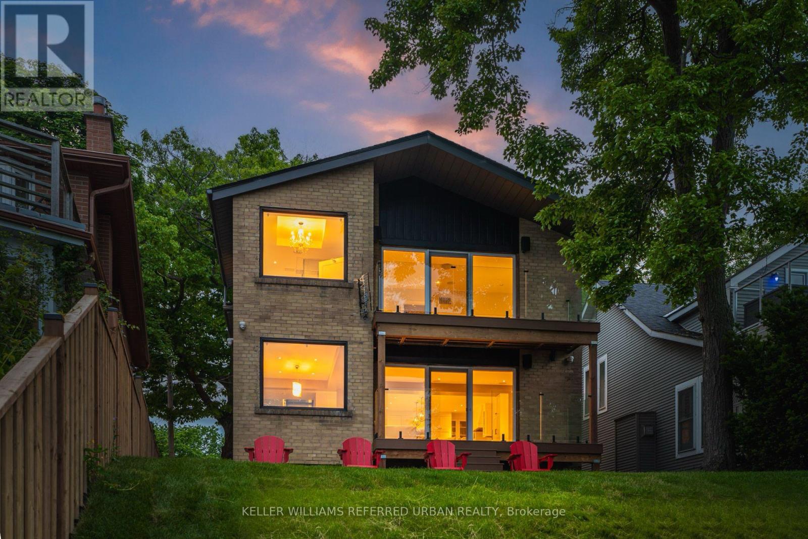 399 Lake Promenade, Toronto, Ontario  M8W 1C3 - Photo 11 - W12061495
