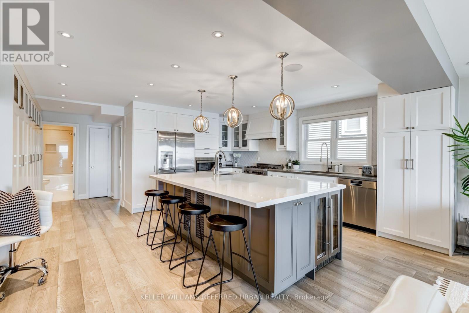 399 Lake Promenade, Toronto, Ontario  M8W 1C3 - Photo 16 - W12061495