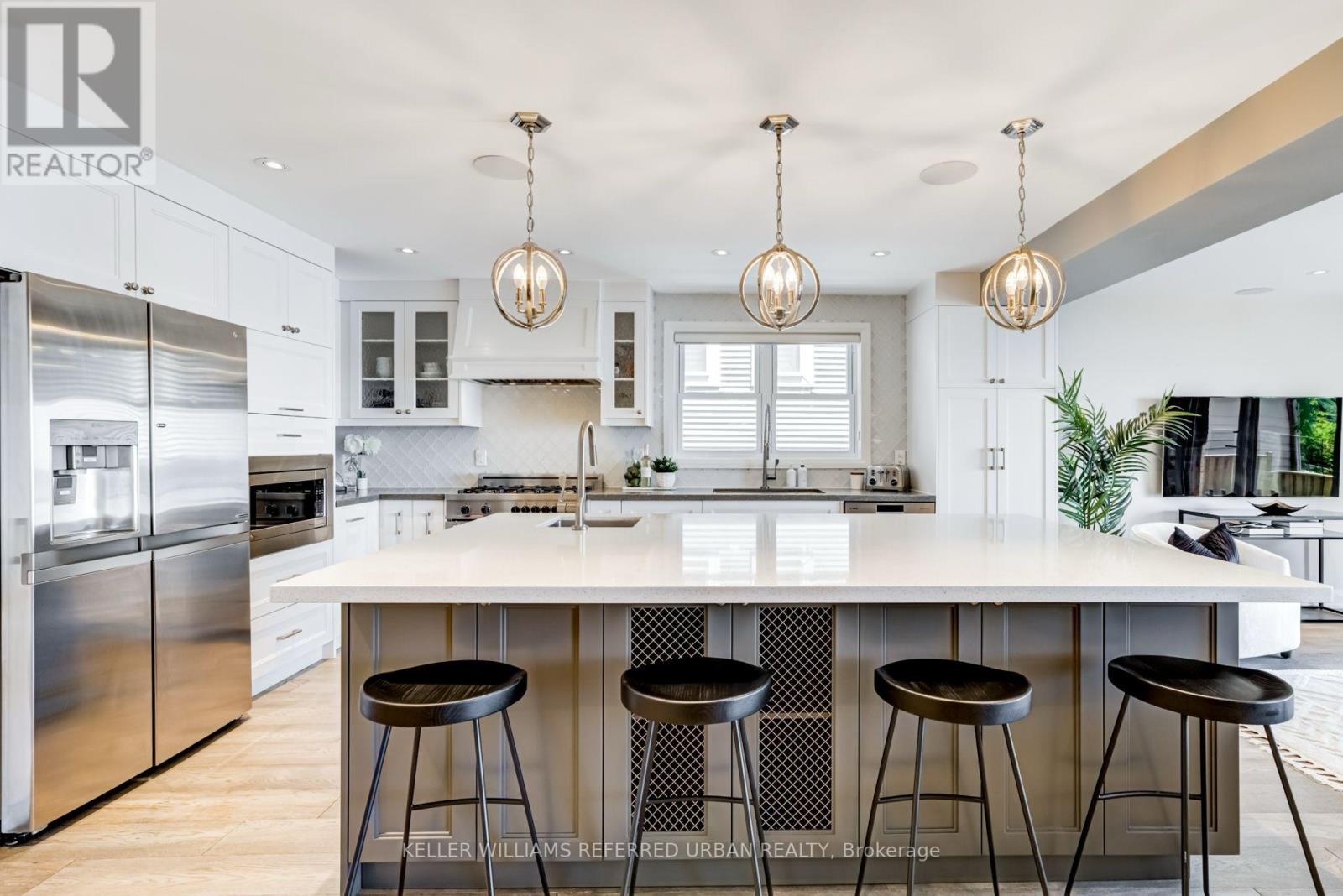 399 Lake Promenade, Toronto, Ontario  M8W 1C3 - Photo 17 - W12061495