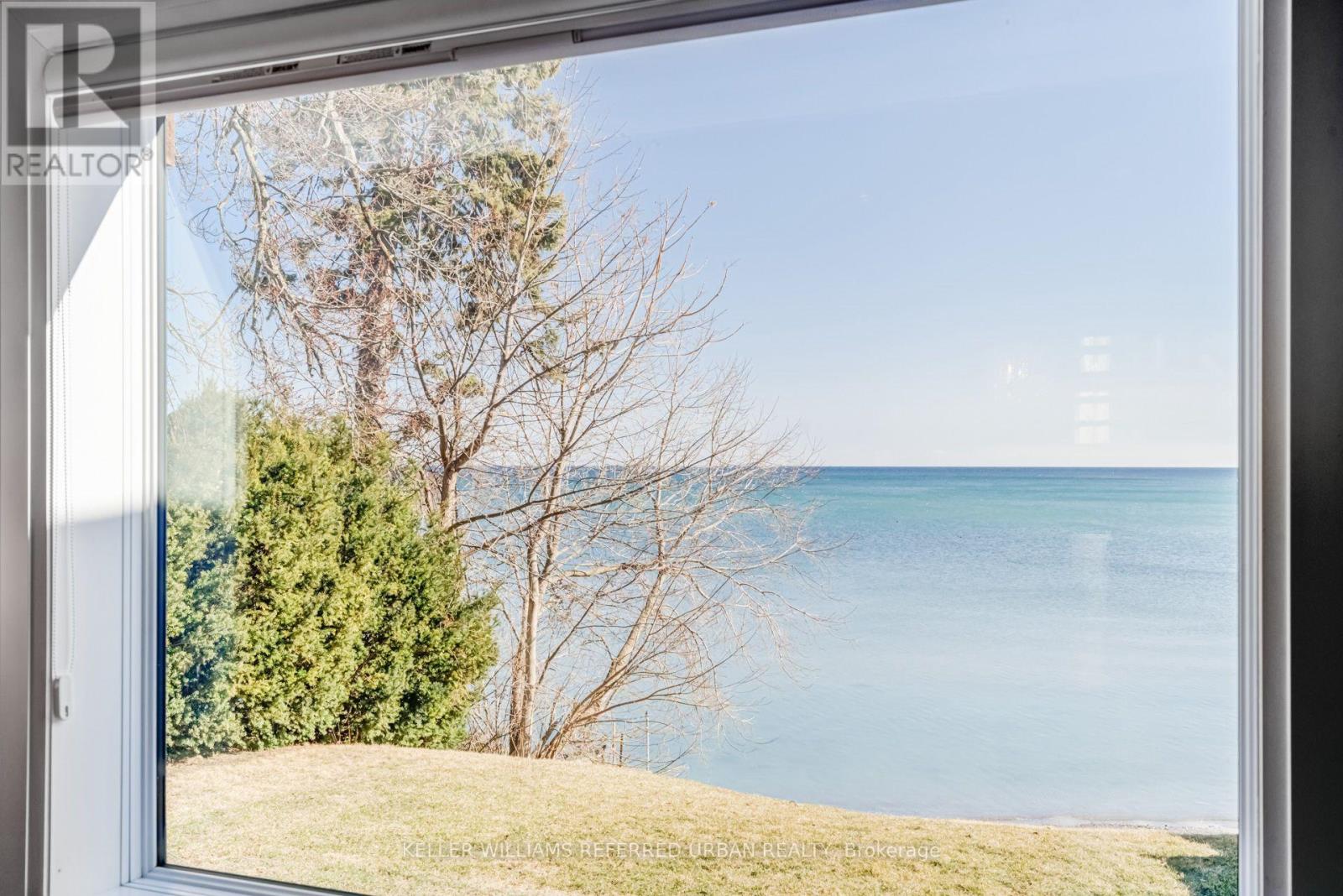 399 Lake Promenade, Toronto, Ontario  M8W 1C3 - Photo 9 - W12061495